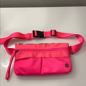 Lululemon free spirit belt bag neon pink